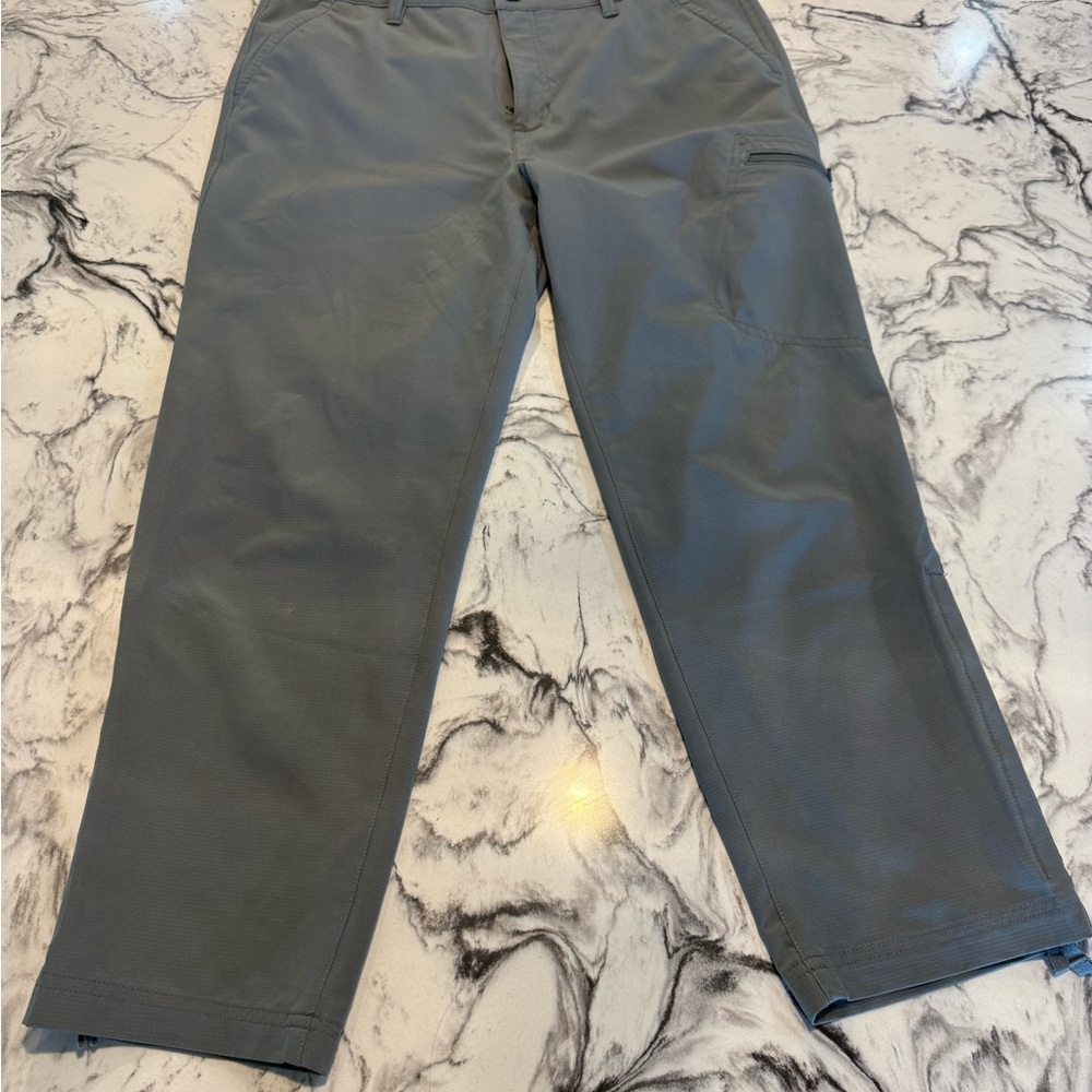 Eddie Bauer Women's Capris in Gray